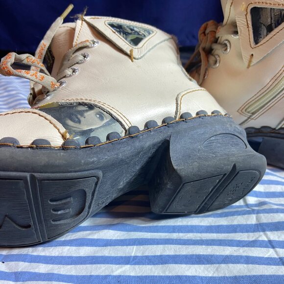 TMA EYES BOOTS BOOTIES HIGH TOP NEWSPRINT FUR LINED SZ 8 - Picture 7 of 13